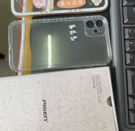 苹果11的手机壳2个，手机膜2张（品胜），...