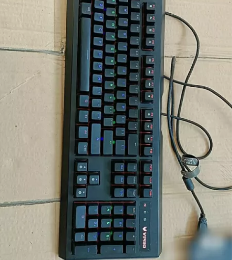 雷柏Ⅴ500l,茶轴,背光灯完好,几乎全新...