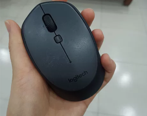 罗技无线蓝牙鼠标，手感不错，九成新，正常使...