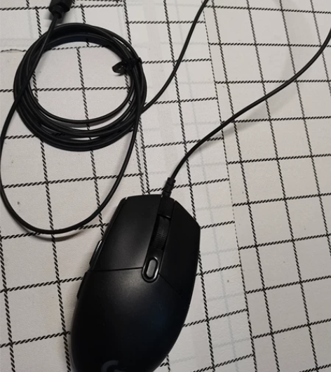 罗技 黑色 G102 95新  不包邮，喜...