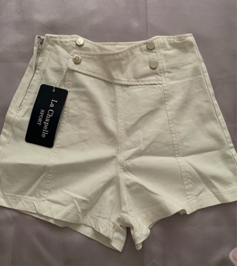 拉夏贝尔旗下品牌短裤，全新带吊牌，高腰，腰...