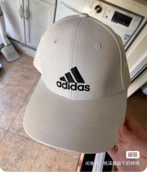 Adidas灯芯绒棒球帽，海淘购入，防盗扣...