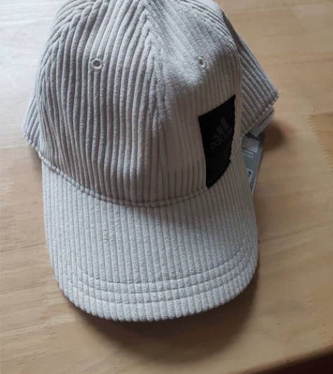 全新Adidas棒球帽鸭舌帽，购于百联，吊...