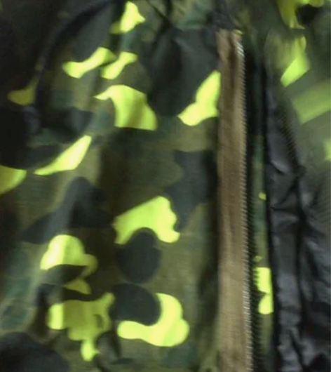 全新迷彩连帽男士棉外套，里面是棉夹层，可以...