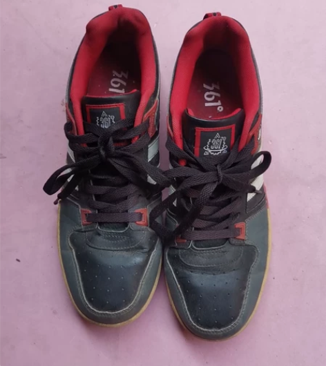 361度运动鞋44码，59元包邮，不刀，成...