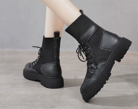 卡帝乐鳄鱼马丁靴女针织拼接靴子显瘦加绒保暖...