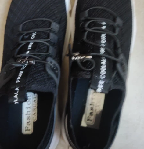男士全新网面运动鞋！42黑色 感兴趣的话点...