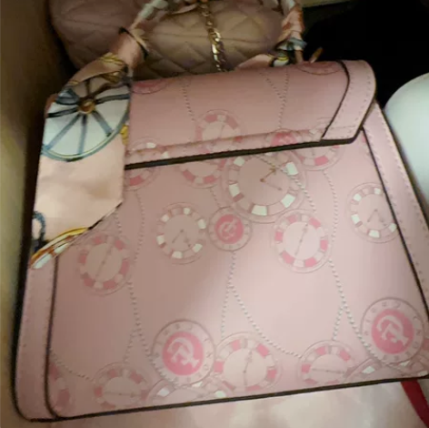 蔻一 cnoles 手提粉包 带有丝巾飘带...