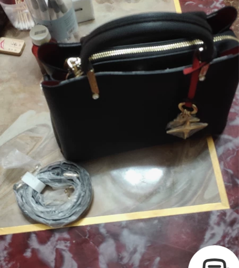在新都,卖包的店里买,的由于带孩子都是用背...
