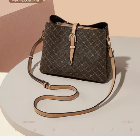 全新  正品带吊牌 稻草人百搭老花耐划包包...