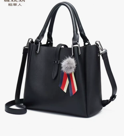 稻草人女包，手提或斜挎单肩包。买后一直未用...