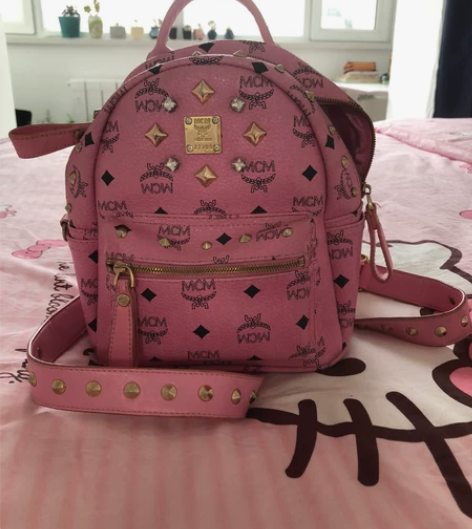 女士双肩包 感兴趣的话点“我想要”和我私聊...