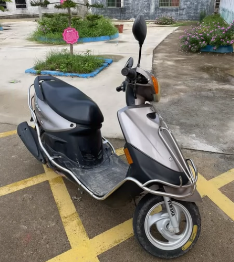 雅马哈巧格100 09年车 一切正常发动...