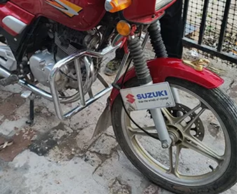 铃木钻豹125   几乎全新  没动一颗螺...