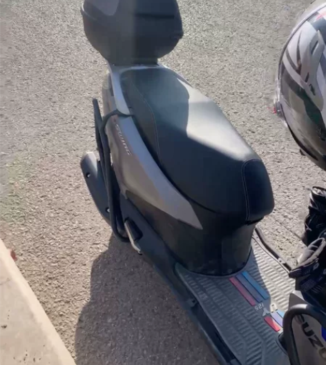 2022年9月上牌，最新款22款铃木UY百...