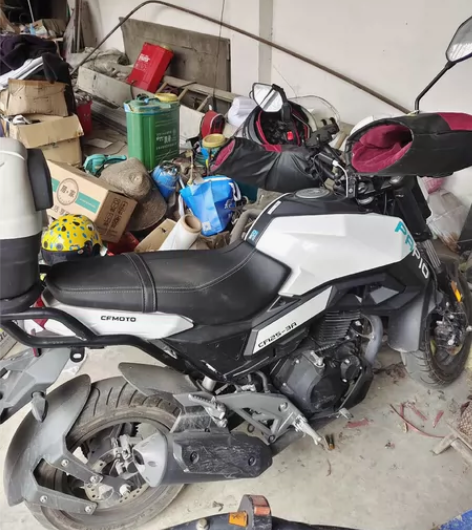 春风狒狒，22年3月的车，几乎全新，加尾架...