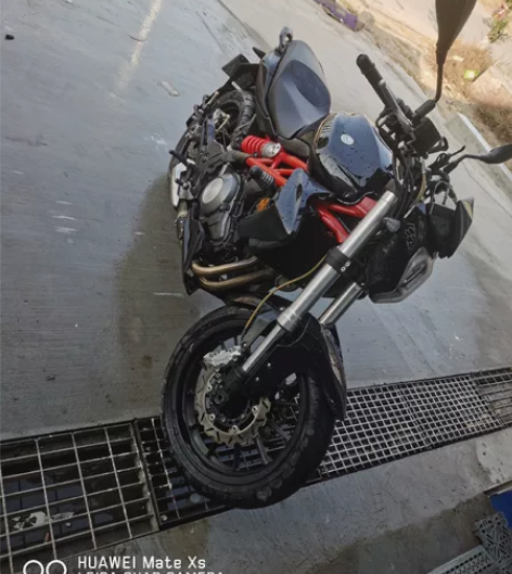 贝纳利黄龙300，全手续，新保险，随时过户...