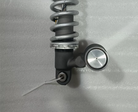 15年雅马哈R1后减震 感兴趣的话点“我想...