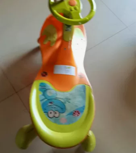 儿童扭扭车万向轮，滑行溜溜车 howawa...
