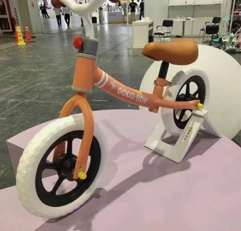 母婴店倒闭，处理15个儿童平衡车溜溜车无脚...