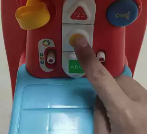 费雪玩具摩托车,平衡车,约9成新,拿出去玩...