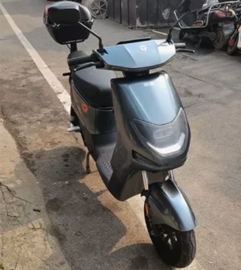 雅迪品牌电动车DT6，新国际48伏24安锂...