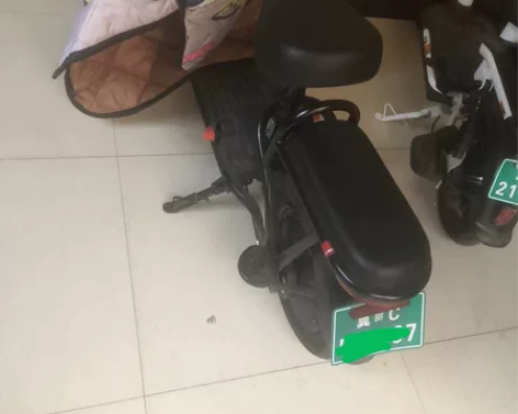 哈啰电动车，价格小议能跑三十公里左右 感兴...