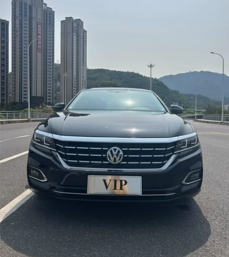 出售帕莎特2019年上牌2.0T自动全景天...