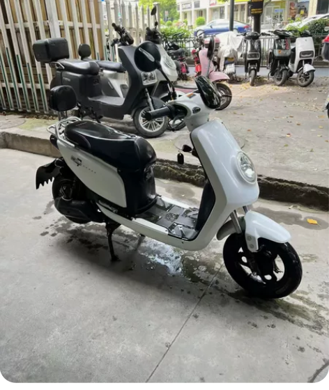 上新绿源纯白小苹果 黄牌永久骑行 续航四五...