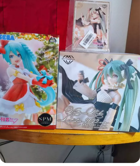 初音未来手办全新未拆封 现货 左边的55 ...