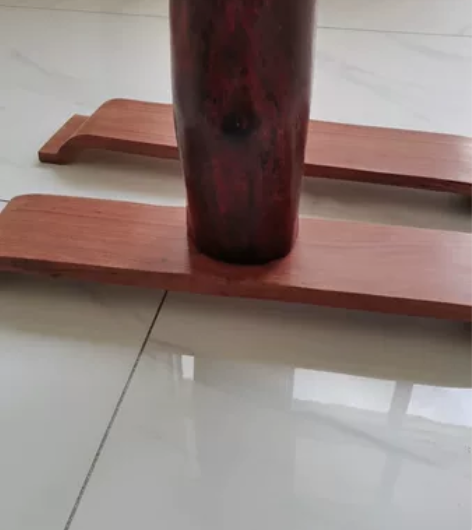 檀木坐   适合摆任何精品摆件 感兴趣的话...