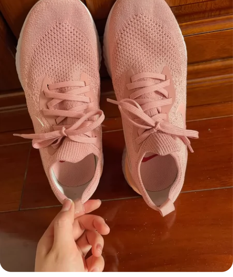 耐克跑鞋女款 Nike Epic Reac...