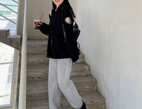 【特惠专区】 booob黑色卫衣女秋季20...