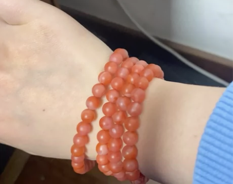 南红多圈，有鉴定证书，不是普通的玛瑙哦。品...