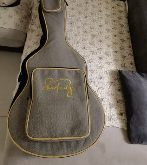 闲置吉他,放的时间太长琴弦有点生锈,介意勿...