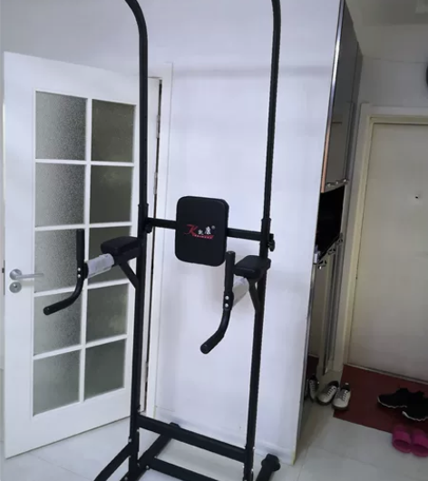 当时颈椎和肩膀疼，大夫说吊单杠就能好，但是...