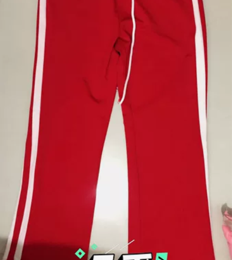 正红色双杠直筒裤,买回来过了一水,没穿过,...