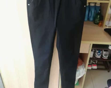 黑色裤子，女，均码，九五新，喜欢的可以拍哦...