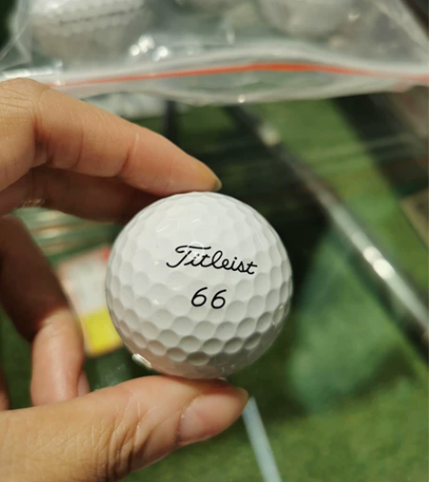 高尔夫球,二手球,九成新,有轻微使用痕迹,笔画痕迹,8元一颗... 高尔夫球,二手球,九成新,有轻微使用痕迹,笔画痕迹,8元一颗...