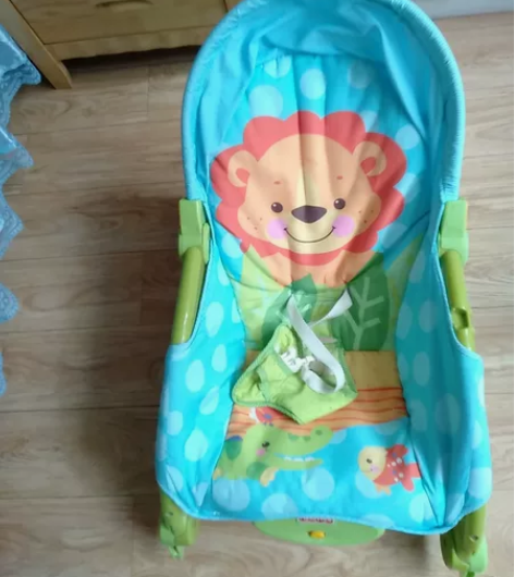 费雪小孩躺椅九层新，小孩长大不需要，转给有...