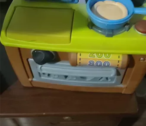 小泰克烤箱玩具,孩子用不到了,少了两个图形...