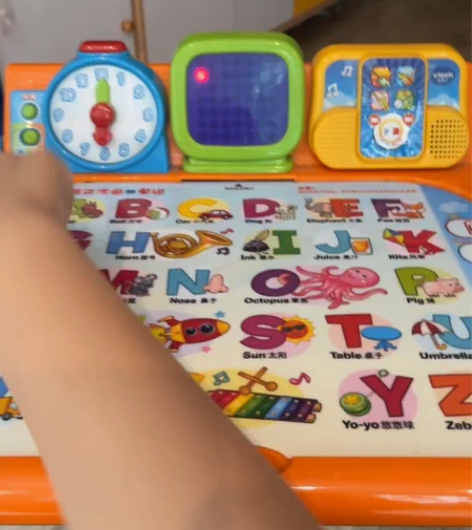 伟易达学习机，卡片都在，东西保护的很好，九...