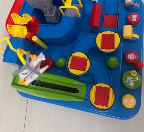 儿童汽车闯关大冒险玩具 小火车轨道抖音益智...