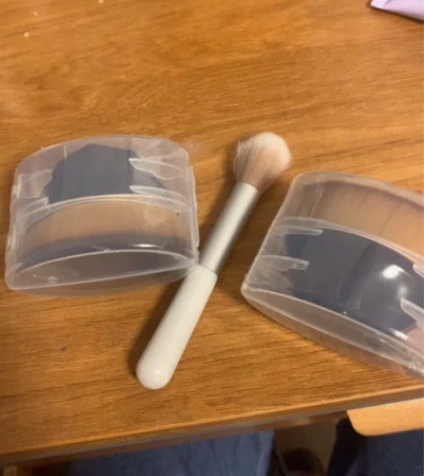 9.9两个，赠一个小刷子，不包邮，主页搭配...