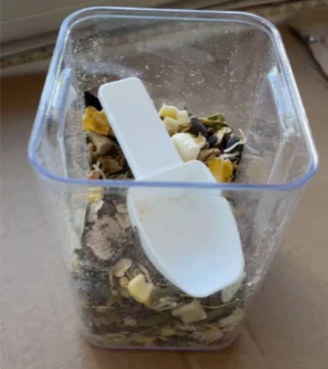 手柄可伸缩，15g塑料鼠粮勺，正好可以一天...