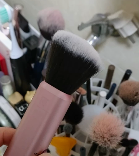 美妆试用｜RT伸缩多功能刷，可以当修容刷粉...
