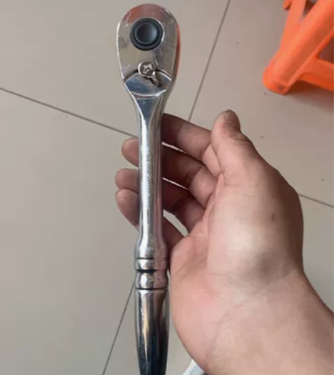 哈士奇快速扳手棘轮扳手72齿 感兴趣的话点...