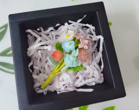 手工微钩小花花胸针 节日礼物 手工编织花 ...