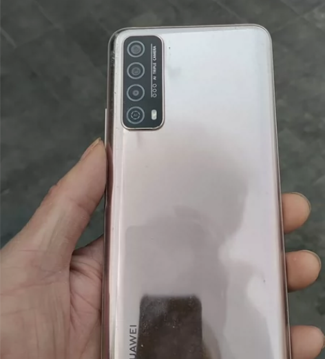 出售一个九新华为畅享20se，4+128，...