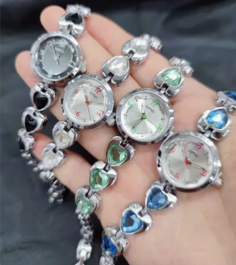 金米欧??形带钻手链手表，走时精准，质量好...